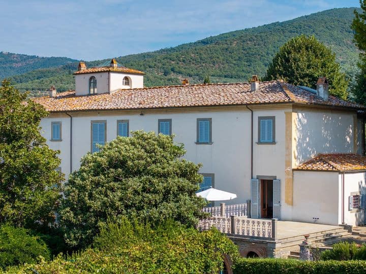 10 bedrooms house for sale in Arezzo, Italy