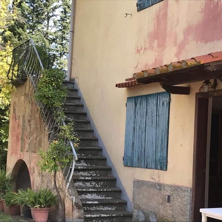 5 bedrooms house for sale in Montevarchi, Italy