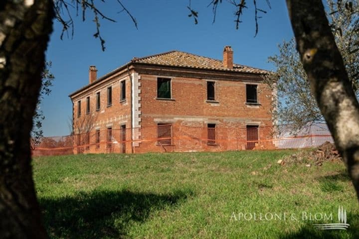 House for sale in Montepulciano, Italy