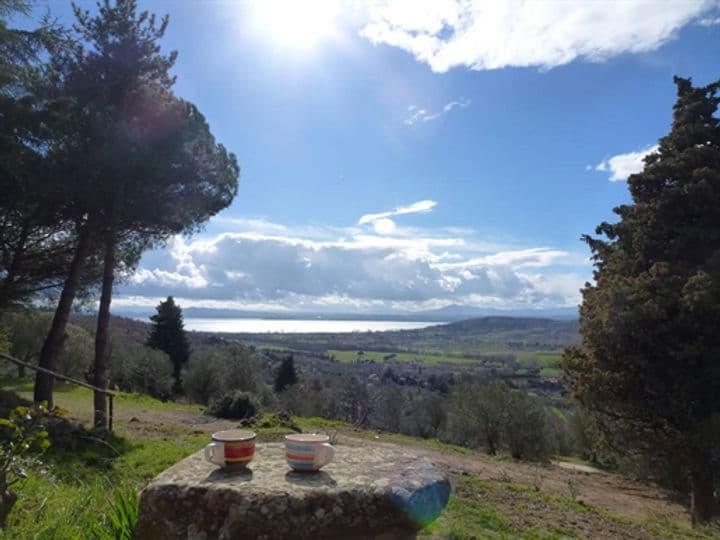 House for sale in Tuoro sul Trasimeno, Italy