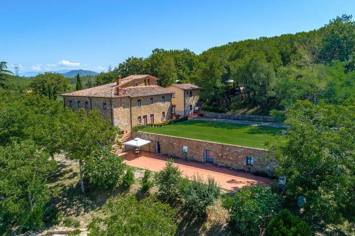 8 bedrooms house for sale in Bucine, Italy