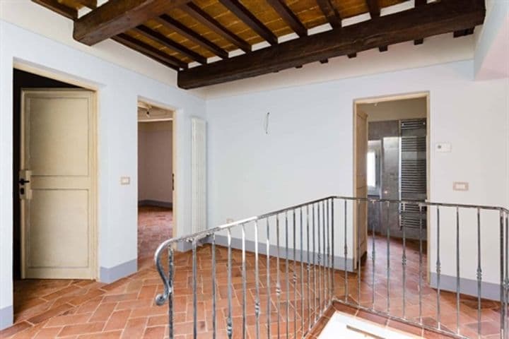 Apartment for sale in Cortona, Italy