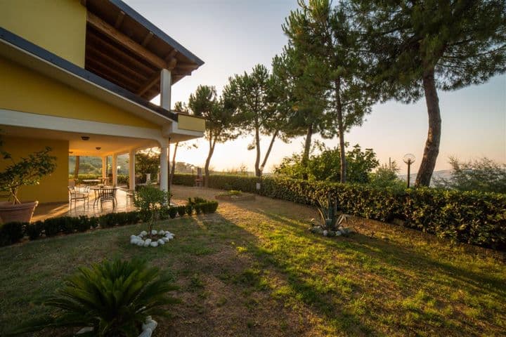 4 bedrooms other for sale in Pineto, Italy