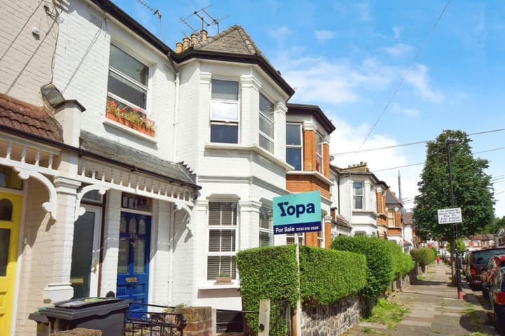 2 bedrooms house for sale in London, United Kingdom