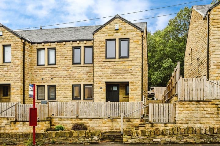 3 bedrooms house for sale in Holmfirth, United Kingdom