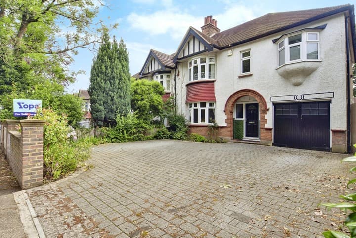 5 bedrooms house for sale in Chatham, United Kingdom