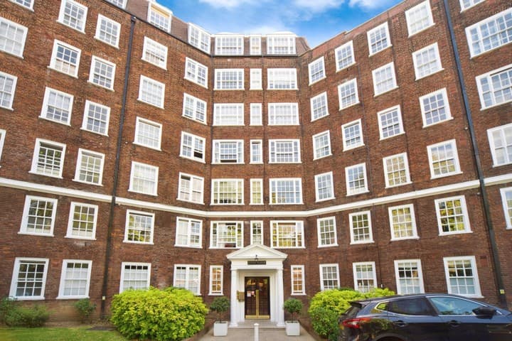 1 bedroom apartment for sale in London, United Kingdom