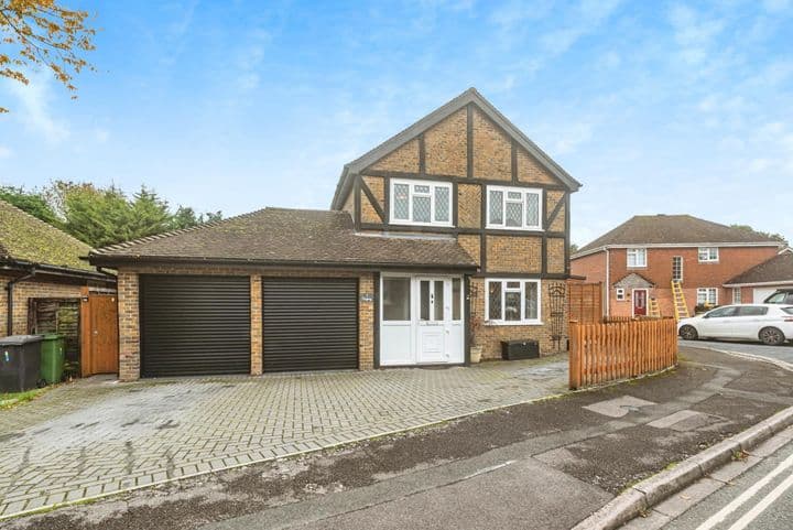 4 bedrooms house for sale in Basingstoke, United Kingdom