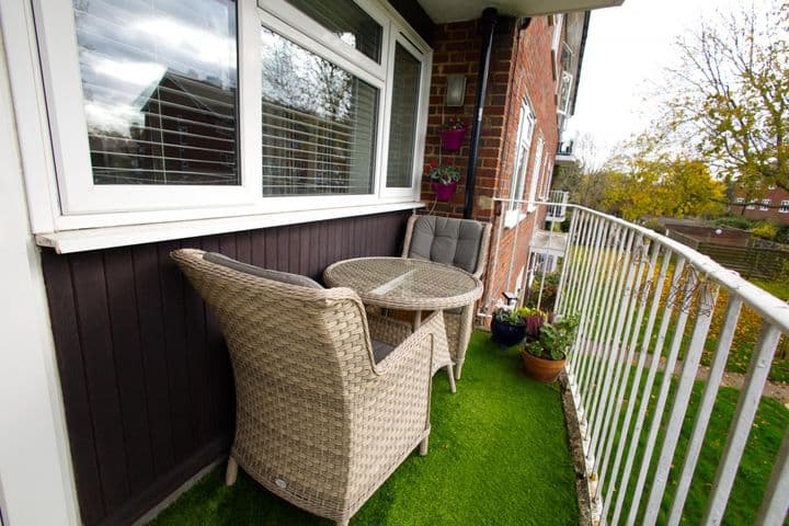 3 bedrooms apartment for sale in Hampton, United Kingdom