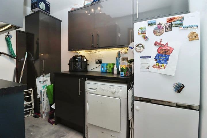 6 bedrooms house for sale in  United Kingdom