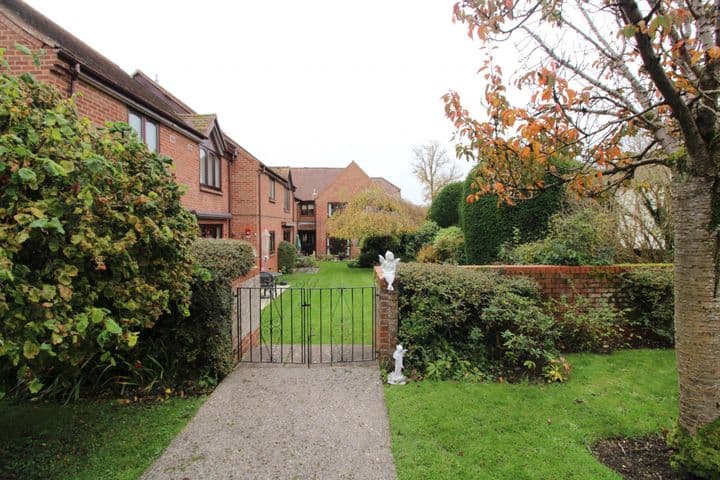 1 bedroom house for sale in Newbury, United Kingdom