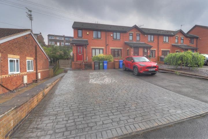 3 bedrooms house for sale in Stalybridge, United Kingdom