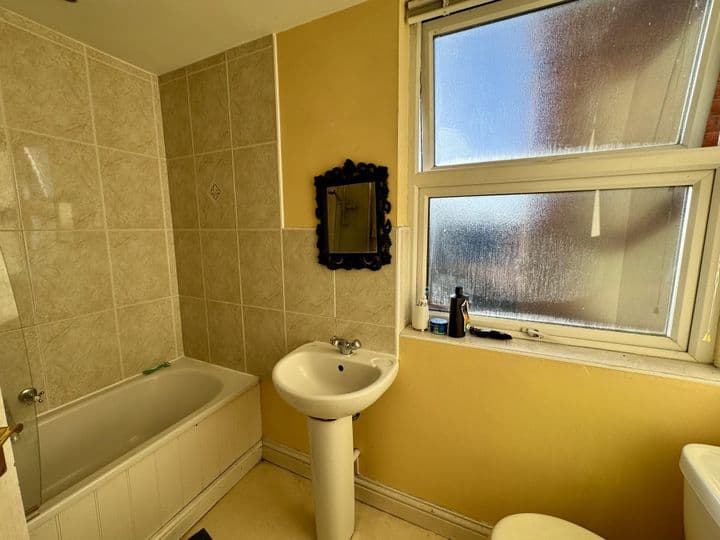 1 bedroom apartment for sale in  United Kingdom