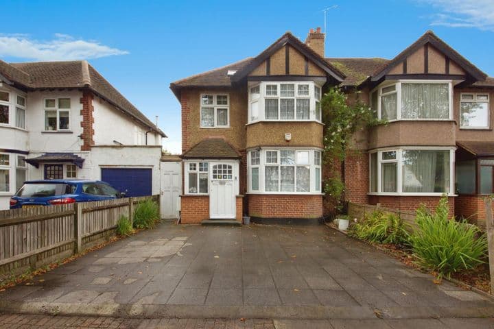 4 bedrooms house for sale in Wembley, United Kingdom