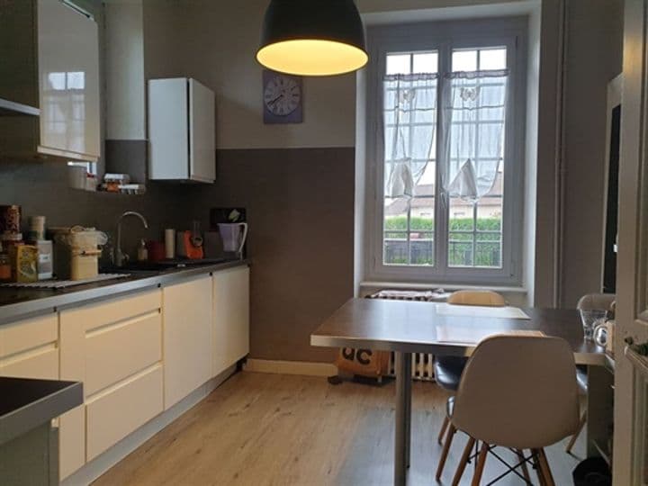 6 bedrooms house for sale in Chalus, France