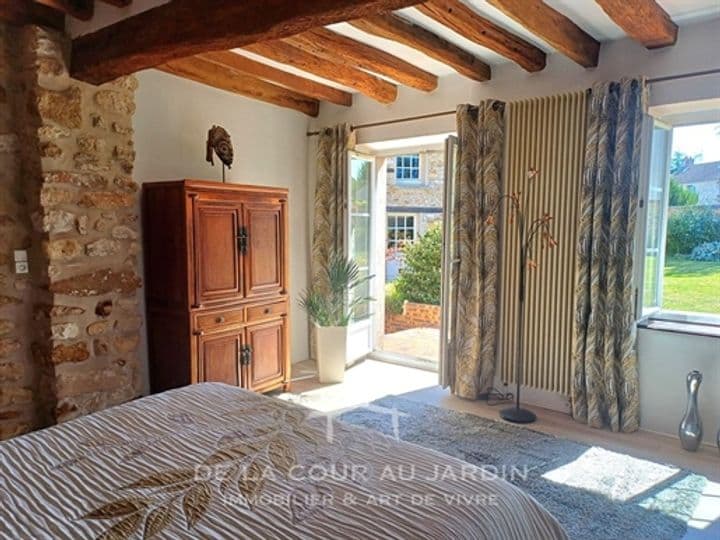 8 bedrooms house for sale in Magnanville, France