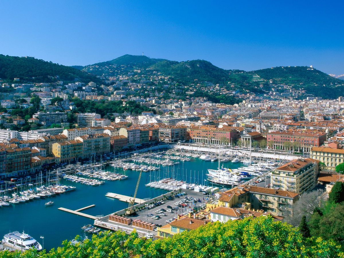 Pros and cons of living in Nice France as an expat - 11