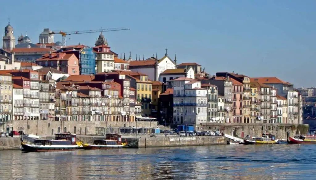 Pros and cons of living in Santa Maria da Feira - 0