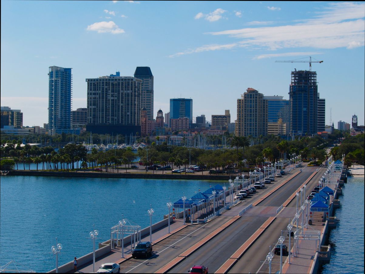 Pros and cons of living in St. Petersburg, FL preview