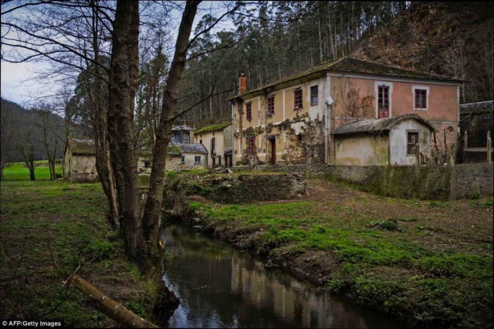 Buying Abandoned Rural Town in Spain Guide - 1