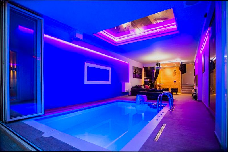How to Rent a House for a Party - 0