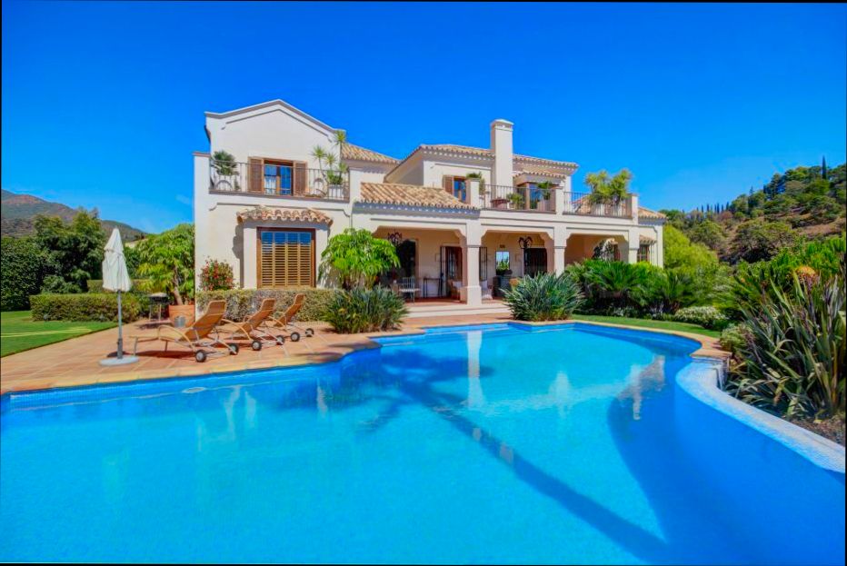 Pros and Cons of Buying a Villa in Spain preview