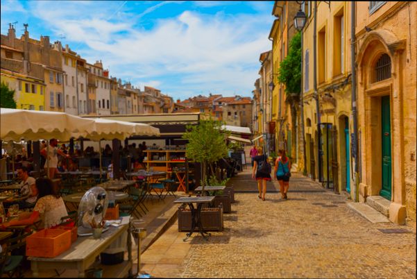 Pros and Cons of Living in Aix en Provence France as an Expat - 5