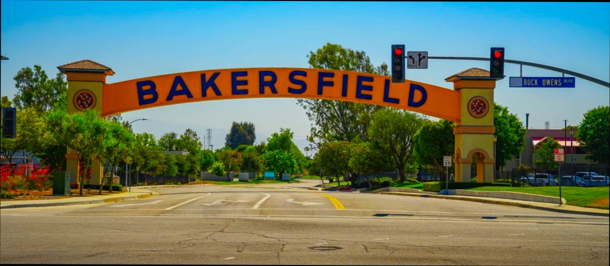 Pros and Cons of Living in Bakersfield CA preview