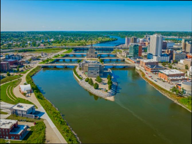Pros and Cons of Living in Cedar Rapids IA preview