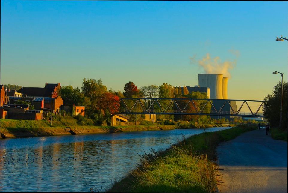 Pros and Cons of Living in Charleroi preview
