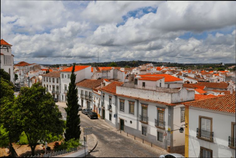 Pros and Cons of Living in Évora