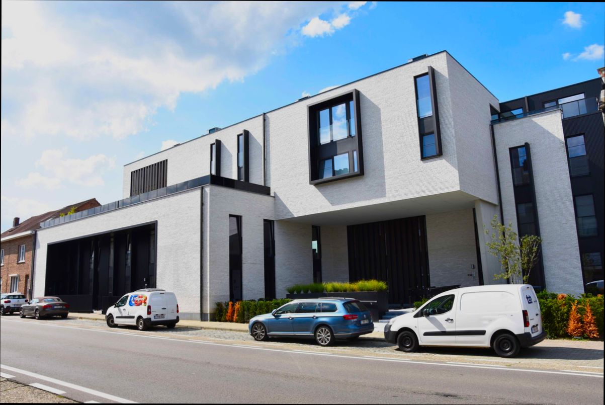 Pros and Cons of Living in Heist op den Berg - 1