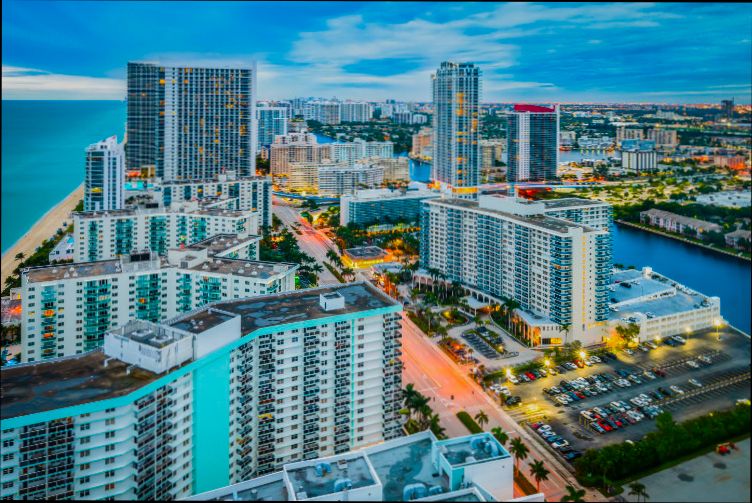 Pros and Cons of Living in Hollywood FL - 0