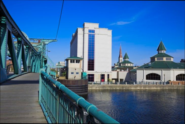 Pros and Cons of Living in Joliet IL - 1