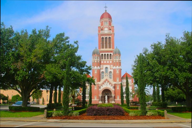 Pros and Cons of Living in Lafayette LA - 1