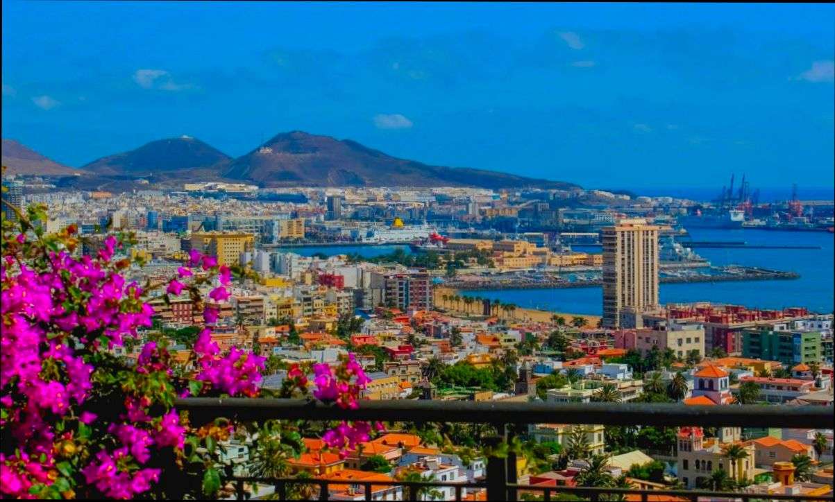Pros and Cons of Living in Las Palmas de Gran Canaria - 4