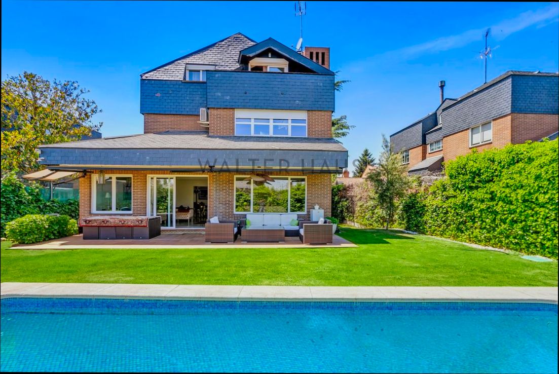 Pros and Cons of Living in Pozuelo de Alarcón - 3