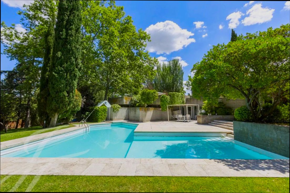 Pros and Cons of Living in Pozuelo de Alarcón - 4