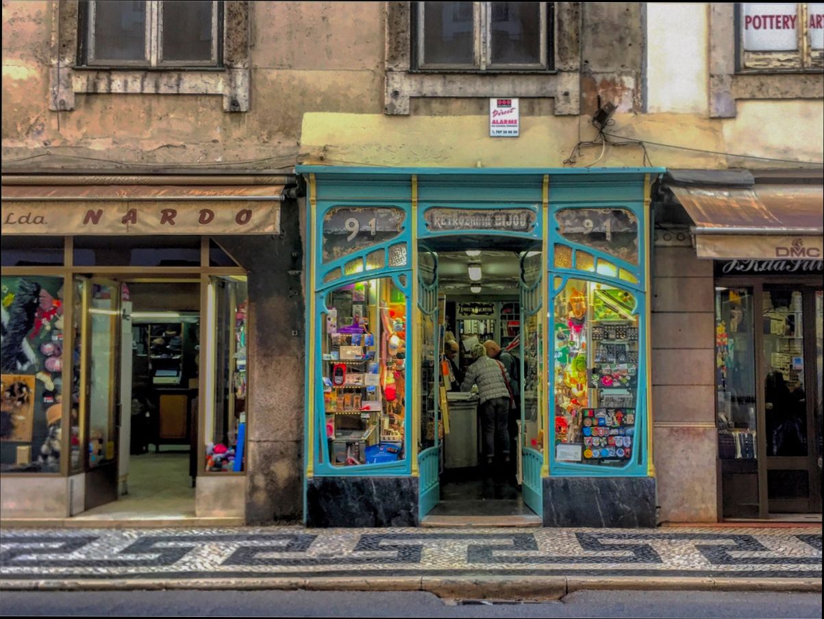 Pros and Cons of Living in Sacavém