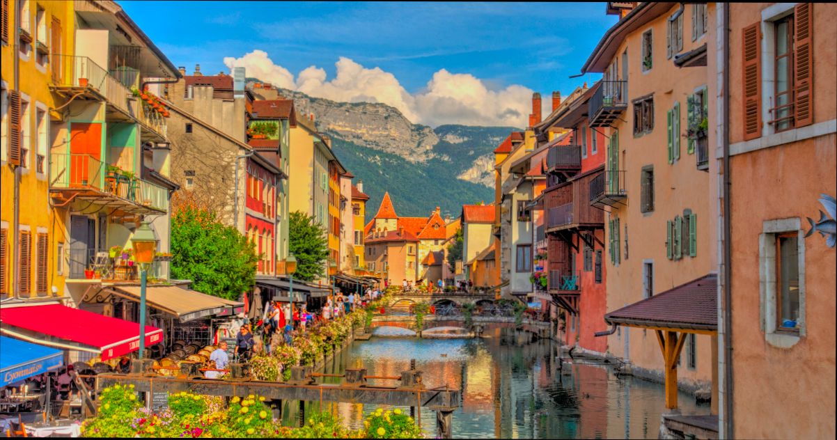 Pros and Cons of Living in Saint Denis France as an Expat preview