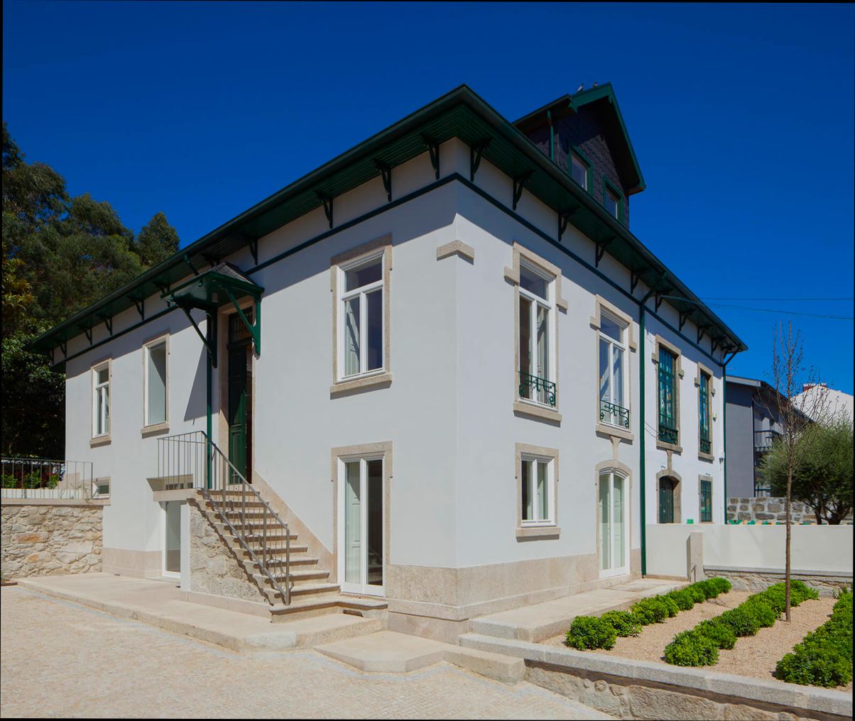 Pros and Cons of Living in Senhora da Hora - 3