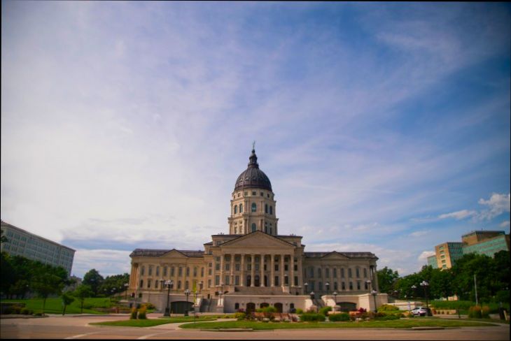 Pros and Cons of Living in Topeka KS preview