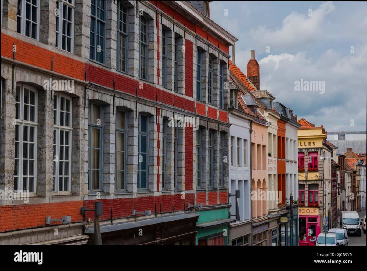 Pros and Cons of Living in Tournai (Doornik) preview