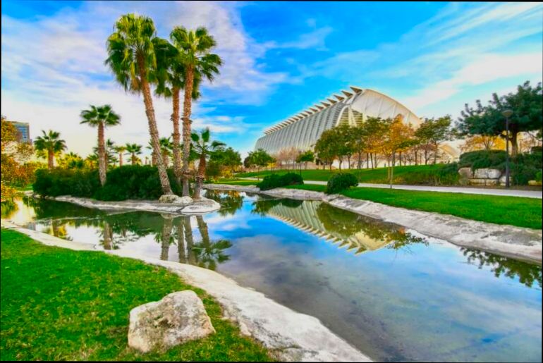 Pros and Cons of Living in Valencia preview