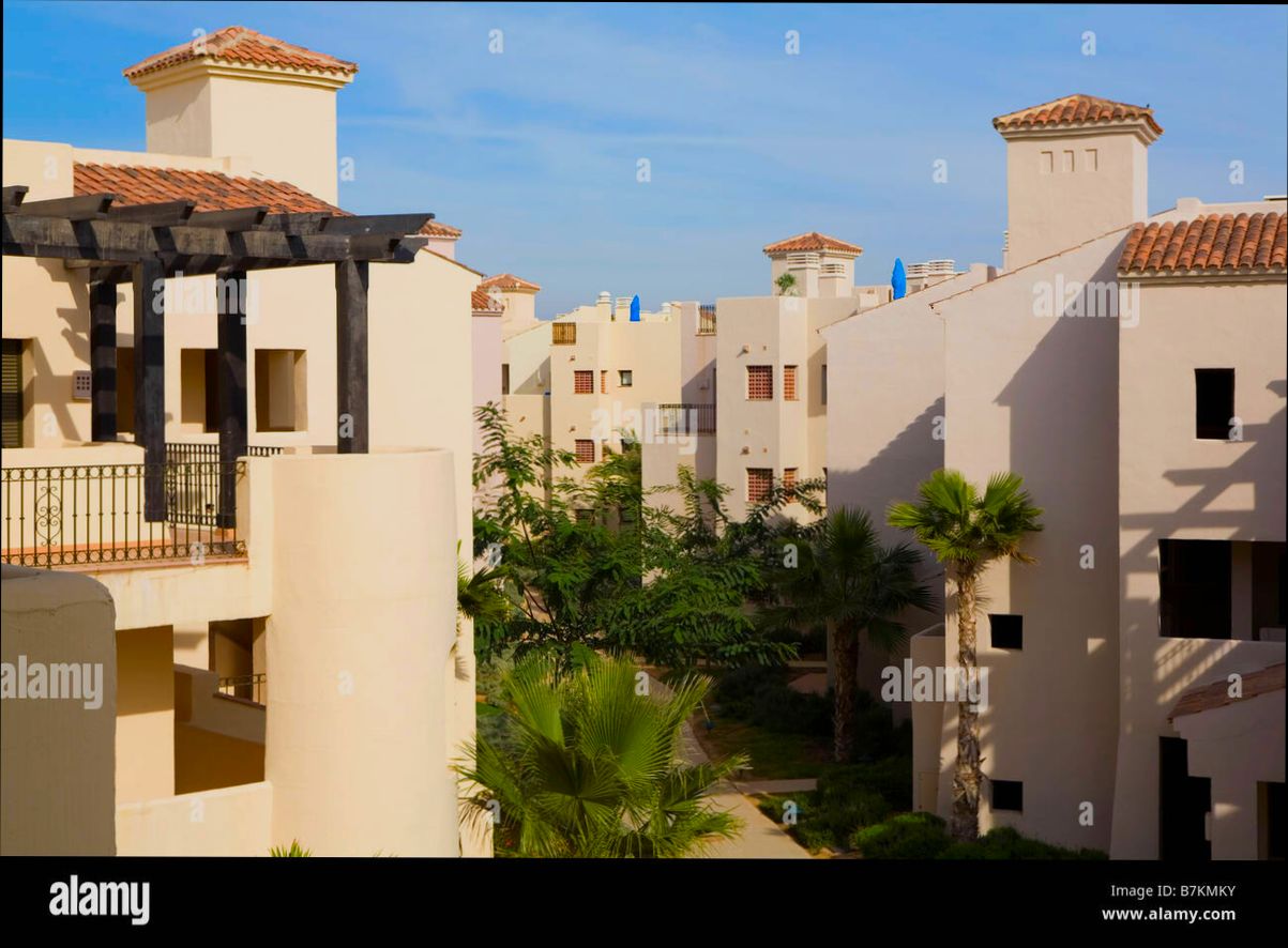 What are Community Fees in Spanish Apartment Complexes - 1