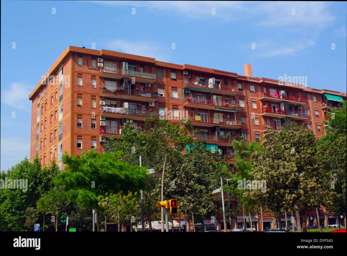 What are Community Fees in Spanish Apartment Complexes - 2