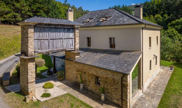 8 bedrooms house for sale in Lugo, Spain