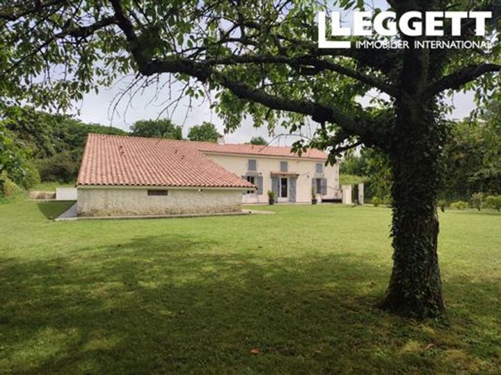 4 bedrooms house for sale in Cozes, France