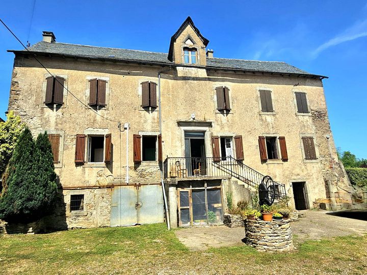 6 bedrooms house for sale in PREVINQUIERES, France