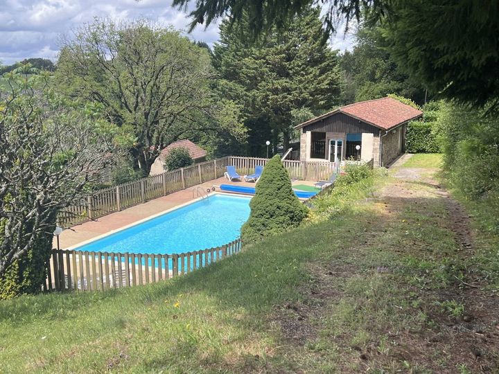 2 bedrooms house for sale in GORSES, France